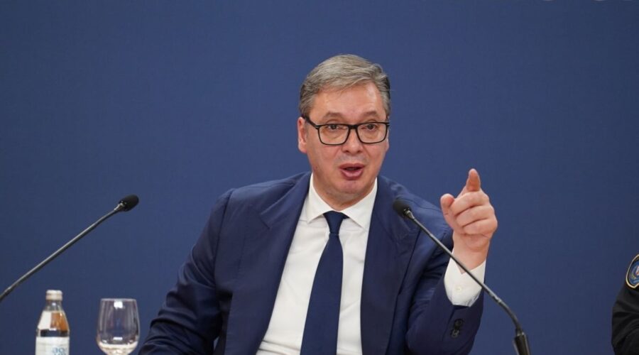 ALEKSANDAR VUČIĆ PRETI UNAOKOLO: „Nema više fakulteta, nema više škole, tužilaštva, pravosuđa… Svojim životom vam to garantujem!“