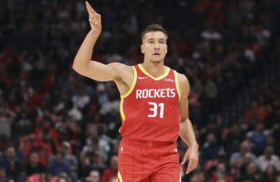 BOGDANOVIĆ UPISAO PRVU POBEDU U DRESU HJUSTONA: Srpski as i Roketsi razbili Dalas na otvaranju NBA sezone! (VIDEO)