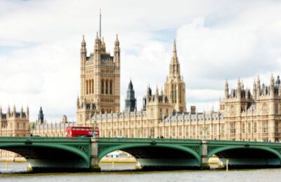 BRITANIJA UVELA NOVE SANKCIJE RUSIJI: Na meti tankeri, nafta i vojna industrija