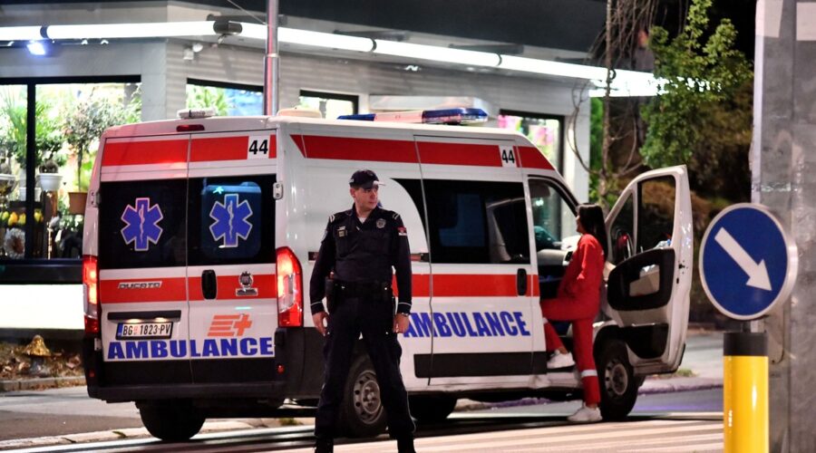 Bez jedne jedine saobraćajke, ali Hitna imala pune ruke posla! Beograđani masovno tražili pomoć zbog ovih tegoba: lekari morali da intervenišu i zbog pijanih građana