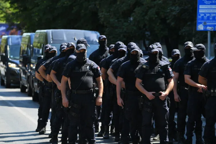 Bivši načelnici UBPOK-a i UKP-a poručili policajcima: Ne skrivajte lica, poštujte Ustav