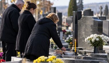 DANAS SU MIHOLJSKE ZADUŠNICE: Obilaze se grobovi najmilijih, ove tri stvari se obavezno nose na groblje!