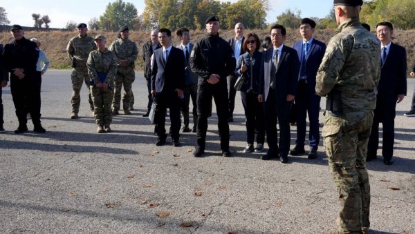 ДЕЛЕГАЦИЈА КИНЕ У БАЗИ САЈ: Командоси показали вештине ДЕЛЕГАЦИЈА КИНЕ У БАЗИ САЈ: Командоси показали вештине
