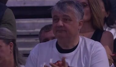 DIREKTOR TELEKOMA JE ĆACI:Vladimir Lučić među babama koje mitinguju za dnevnicu i sendvič!