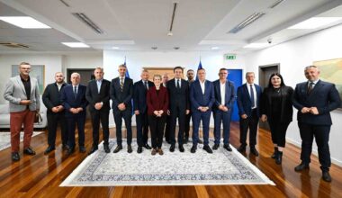 DOK VUČIĆEVA POLICIJA „HAPSI“ IZMIŠLJENE ŠPIJUNE PO JAGODINI: Kurti okupio albanske stranke iz Preševa i Bujanovca, traži 5 poslaničkih mesta u Skupštini Srbije!