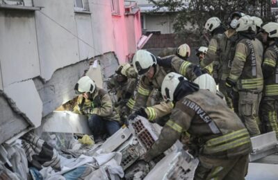 DRAMA U ISTANBULU, URUŠILA SE ZGRADA: Osmoro spaseno, među njima i deca, za još četiri osobe se traga!