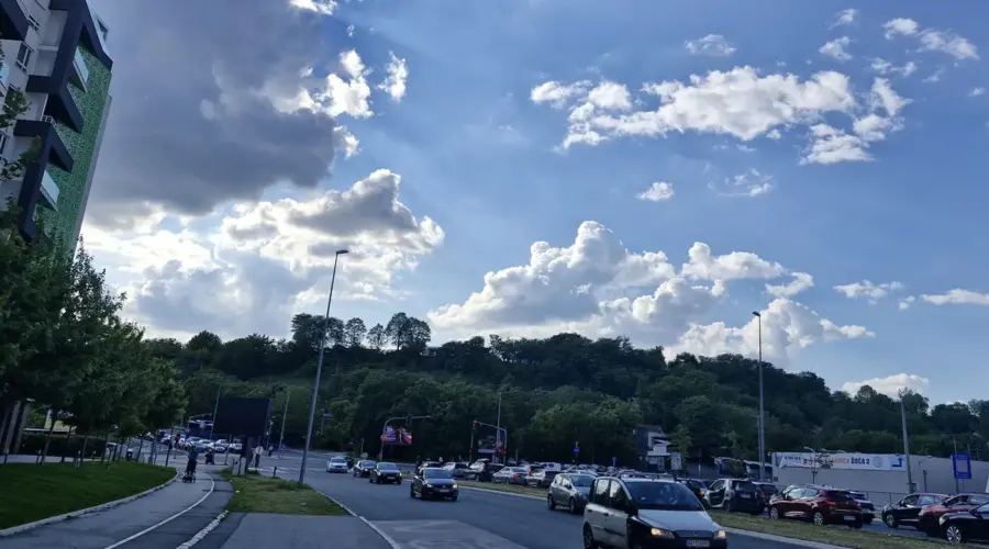 Danas umereno oblačno, ali suvo, temperatura do 21 stepen
