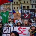 Desetine hiljada u Pragu poručile vladi: Dalje ruke od javnog RTV servisa