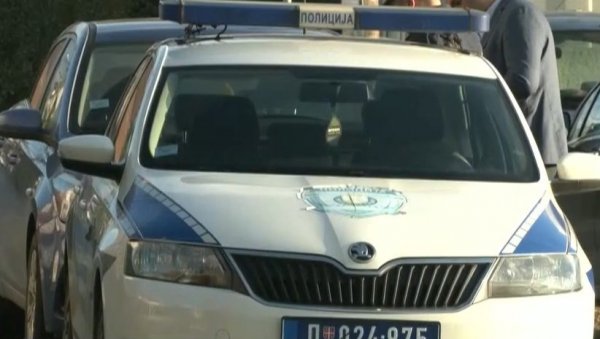 ДОЈАВЕ О БОМБАМА У ШКОЛАМА ШИРОМ БЕОГРАДА И ВОЈВОДИНЕ: Стигли претећи мејлови, МУП одмах реаговао ДОЈАВЕ О БОМБАМА У ШКОЛАМА ШИРОМ БЕОГРАДА И ВОЈВОДИНЕ: Стигли претећи мејлови, МУП одмах реаговао