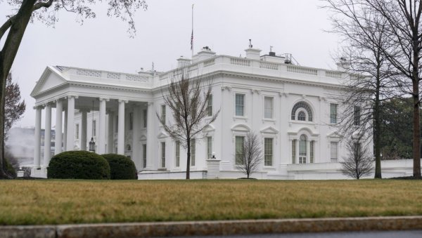 БЕЛА КУЋА ДОБИЛА НОВОГ ПОРТПАРОЛА: Трамп донео коначну одлуку (ВИДЕО)