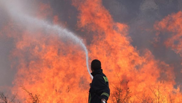 ОТКРИВЕНИ НОВИ ДЕТАЉИ О ЕКСПЛОЗИЈИ У ИЗРАЕЛУ: Двојица радника у коми, службе апелују на грађане да не прилазе индустријској зони ОТКРИВЕНИ НОВИ ДЕТАЉИ О ЕКСПЛОЗИЈИ У ИЗРАЕЛУ: Двојица радника у коми, службе апелују на грађане да не прилазе индустријској зони