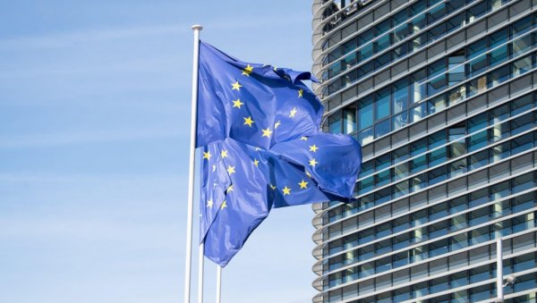 ОТВАРА СЕ НОВИ ФРОНТ ГЕОПОЛИТИКЕ? Европска унија представила план за Арктик ОТВАРА СЕ НОВИ ФРОНТ ГЕОПОЛИТИКЕ? Европска унија представила план за Арктик