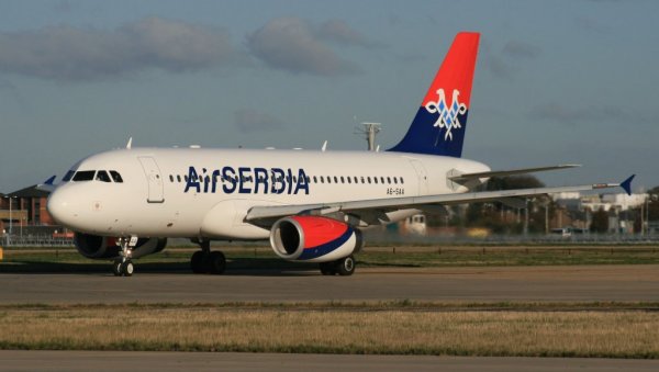 ДРАМА У СПЛИТУ: Евакуисан авион Ер Србија на лету за Београд због сумње на бомбу