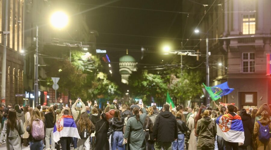 (Foto, video) Završeno slavlje studenata na Slaviji: Okupljanja i žurke organizovane u Nišu, Novom Sadu, Kragujevcu, Valjevu