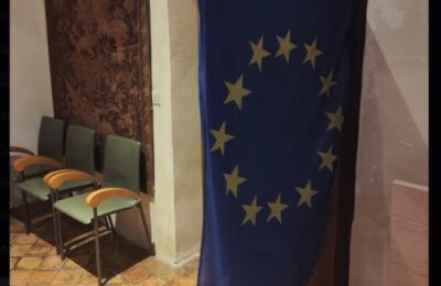 Francuski političar nazvao zastavu EU krpom za pranje posuđa