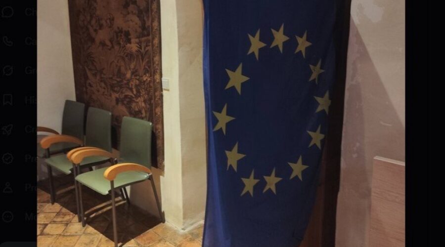 Francuski političar nazvao zastavu EU krpom za pranje posuđa