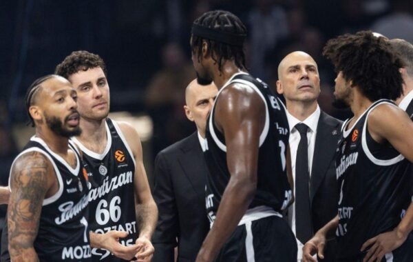 GLAVU GORE, MOMCI: Partizan pretrpeo težak poraz od Panatinaikosa pred domaćom publikom u petom kolu Evrolige!