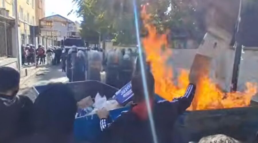 HAOS U ALBANIJI SE NASTAVLJA: Policija upotrebila vodene topove, demonstranti iz zasuli kamenicama – Rama ima novu taktiku!