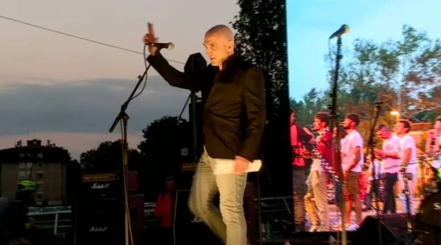 HIRURG CVETKOVIĆ PRED SKUP NA SLAVIJI: „Ovo je izbor između naše dece sa Ustavom i tetoviranih kriminalaca sa palicama!“