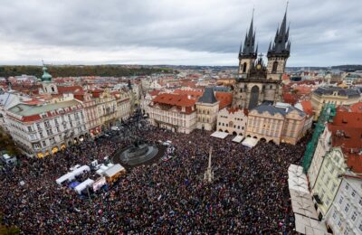 Haos u Pragu: Hiljade ljudi na ulicama, zaposleni na televiziji i radiju najavili štrajk