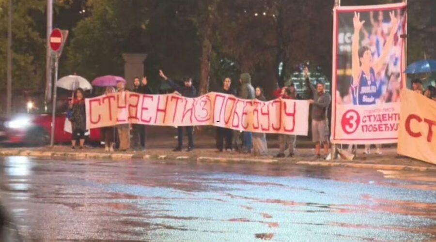 INCIDENTI NA NOVOM BEOGRADU: Sukobile se pristalice Studentske liste i naprednjački plaćenici!