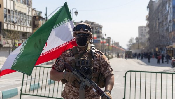 ИГРАЊЕ ВАТРОМ: Иран упозорио САД да не користе непријатељску реторику ИГРАЊЕ ВАТРОМ: Иран упозорио САД да не користе непријатељску реторику