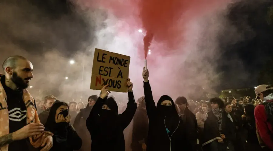 Italija rasporedila još 500 vojnika u Milano pred nove proteste, luksuzne prodavnice zaštitile izloge