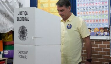 Izbori u Brazilu: Flavio Bolsonaro poslao oštru poruku sa birališta