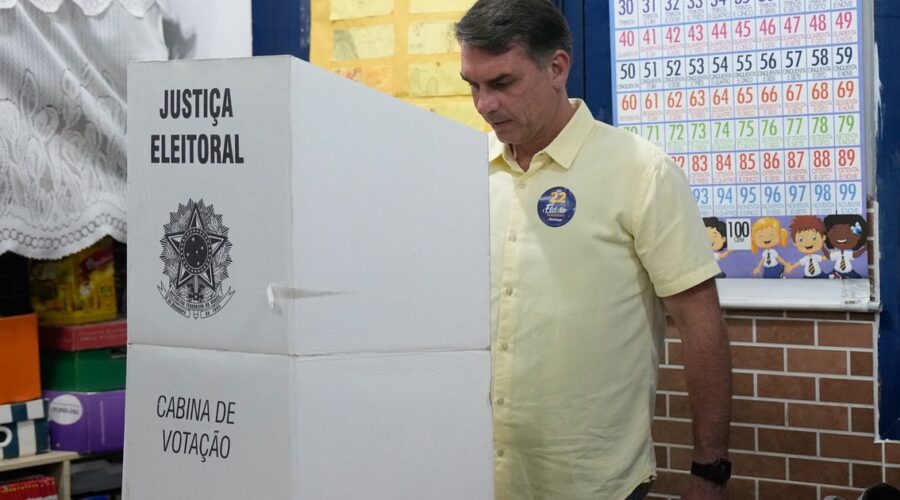 Izbori u Brazilu: Flavio Bolsonaro poslao oštru poruku sa birališta