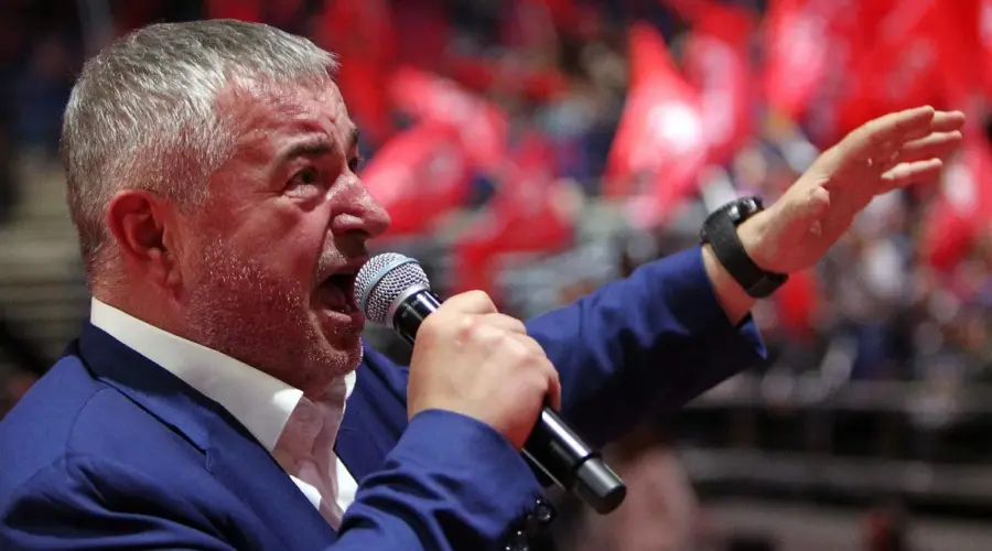 Izlaz: Bajatović optužen da je izazvao nesreću pod dejstvom alkohola, jedna osoba teško povređena