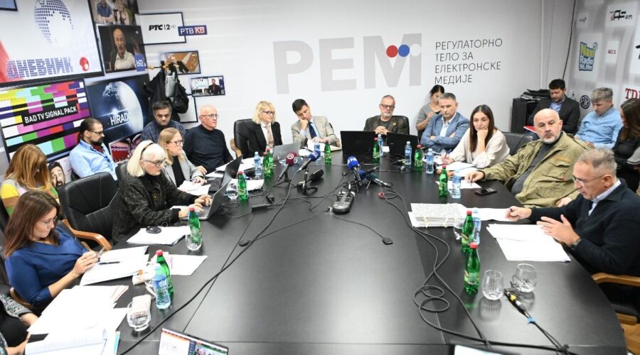 JEDNOGLASNA ODLUKA SAVETA REM-a: Pokrenut postupak protiv TV Informer i Prve zbog kršenja pravila tokom izborne kampanje!