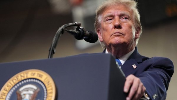ОШТРЕ РЕАКЦИЈЕ НА ТРАМПОВ ПОТЕЗ: Укинуо америчке санкције повезане са Русијом, Украјина доживела издају?