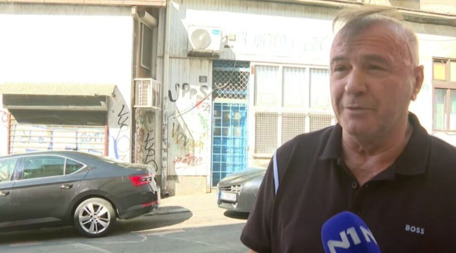 KO JE MOMO MANDIĆ KOJI JE PRETIO NOVINARU: Hapšen u „Sablji“, bio na „crnoj listi“ SAD. Sin mu predvodi Vučićeve “crne legije”…