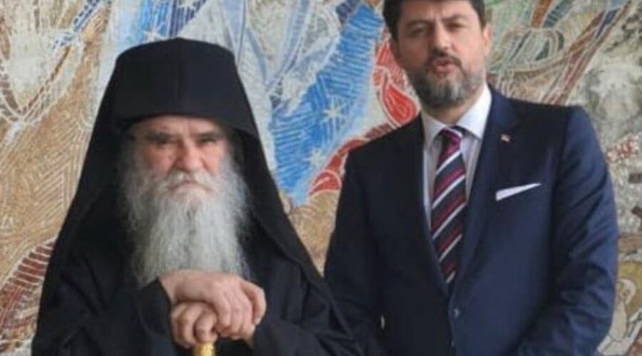KONZUL ODAO POŠTU MITROPOLITU: “Njegov primer vere, hrabrosti, mudrosti i istrajnosti ostaje nam putokaz!”