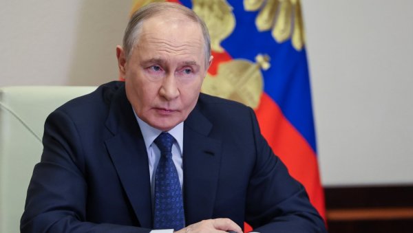 ПУТИНОВО СТРАТЕШКО ЧЕКАЊЕ: Како политичке кризе на Западу иду наруку Кремљу ПУТИНОВО СТРАТЕШКО ЧЕКАЊЕ: Како политичке кризе на Западу иду наруку Кремљу