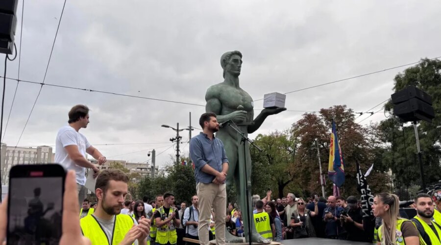 Karović (Studentska lista): Postoje ozbiljne indicije da je iz Poštanske štedionice pokušano da se iznese jedna ogromna količina novca, obavešteni NBS i tužilaštvo