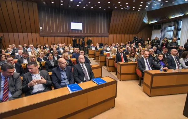 LSV – Vojvođani: Raspisati vanredne lokalne izbore u Novom Sadu