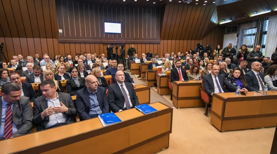 LSV – Vojvođani: Raspisati vanredne lokalne izbore u Novom Sadu