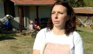 MAJKA DEVOJČICE SA CEREBRALNOM PARALIZOM SVAKOG DANA GURA KOLICA ŠEST KILOMETARA DO ŠKOLE: Opština Knić ne odgovara na njene molbe za pomoć oko prevoza!
