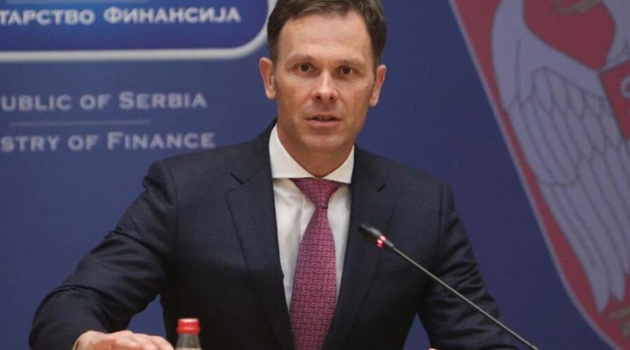 MALI SE HVALI BUDŽETOM, A DRŽAVNA KASA U DEBELOM MINUSU: Samo u septembru napravljen deficit od čak 903 miliona evra!