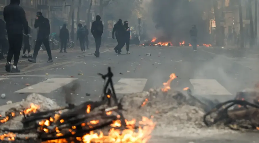 Makron: Zabranićemo nelegitimne proteste širom Francuske