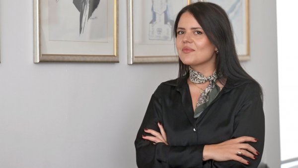 У СПОМЕН НА ПРАДЕДУ СОЛУНЦА: Марија Стевановић, ауторка серијала У строју, у продукцији Новости (ФОТО)