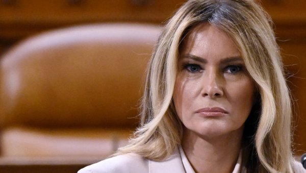 МЕЛАНИЈА ТРАМП ДОНЕЛА ДОЛУКУ: Прва дама САД помаже у решавању хуманитарне кризе у Херсонској области МЕЛАНИЈА ТРАМП ДОНЕЛА ДОЛУКУ: Прва дама САД помаже у решавању хуманитарне кризе у Херсонској области