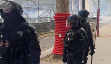 NAPETO U PARIZU: Žestoki sukobi demonstranata i policije (VIDEO)