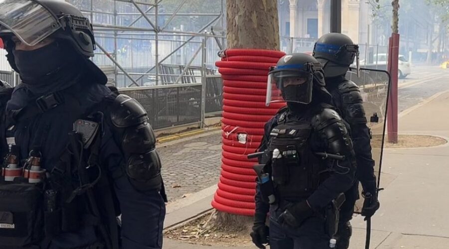 NAPETO U PARIZU: Žestoki sukobi demonstranata i policije (VIDEO)