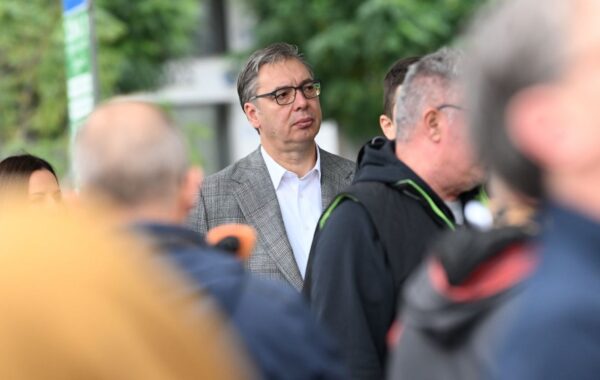 NI U KOMŠILUKU SREĆE NEMAO: Na Vučićevom biračkom mestu Studentska lista ubedljiva sa 70,24%, njegova osvojila samo 25,2%!