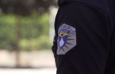 NOVI PRITISAK NA SRBE SA KOSOVA: Dvojicu muškaraca uhapsila tzv. Kosovska policija zbog navodnih ratnih zločina iz 1999. godine!