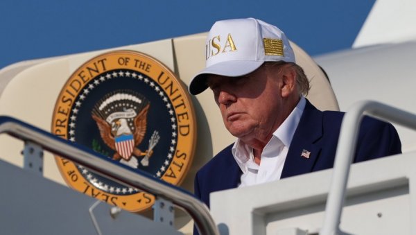 ТРАМП ОПЛЕО ПО КИЈЕВУ: На цене горива утиче то што Украјина уништава руске рафинерије, а не Ормуз ТРАМП ОПЛЕО ПО КИЈЕВУ: На цене горива утиче то што Украјина уништава руске рафинерије, а не Ормуз