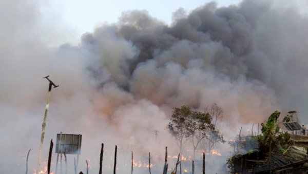 ПОЖАР ПРОГУТАО РИЗОРТ У БАНГЛАДЕШУ: Страдало 10 особа, објекат радио без дозволе ПОЖАР ПРОГУТАО РИЗОРТ У БАНГЛАДЕШУ: Страдало 10 особа, објекат радио без дозволе
