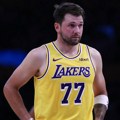 Nestvarni Luka Dončić: Sezona nije ni počela, već pokazao da mu Lebron Džejms ne treba!